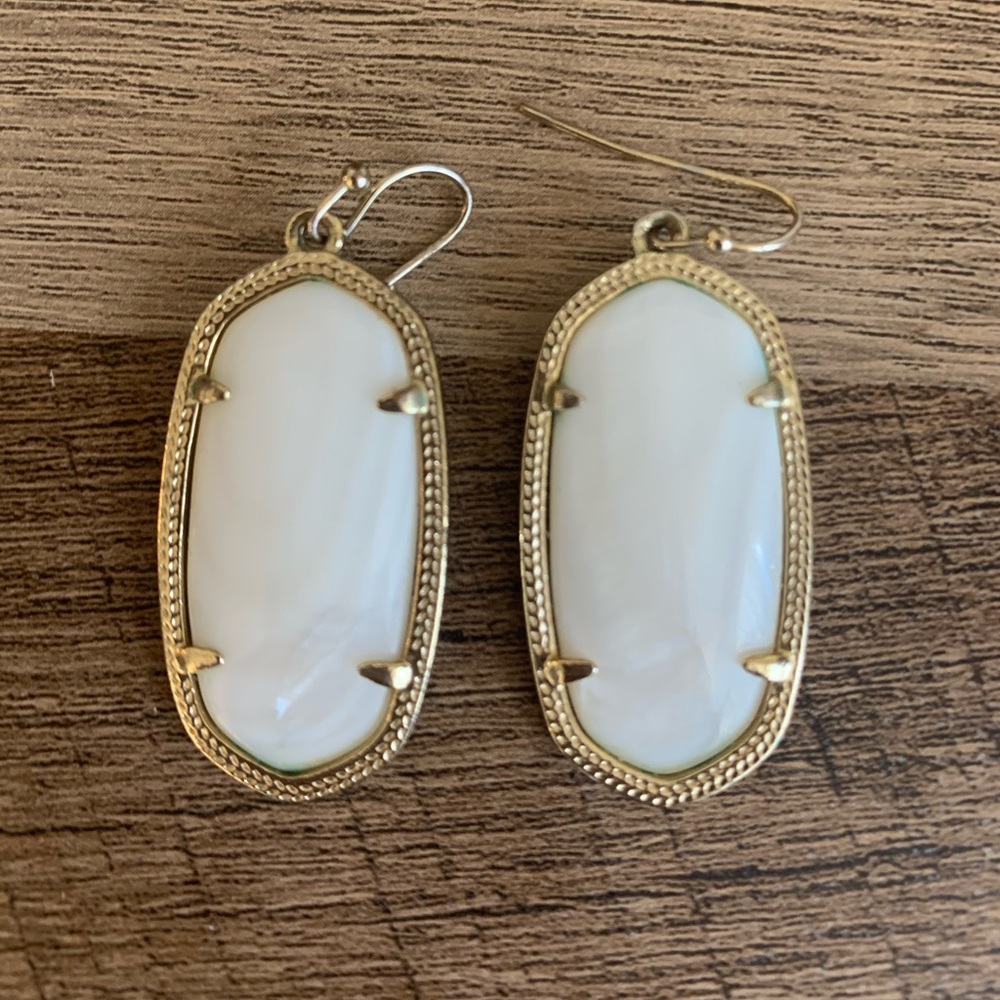 Kendra Scott Elle Drop Earrings - white and gold
